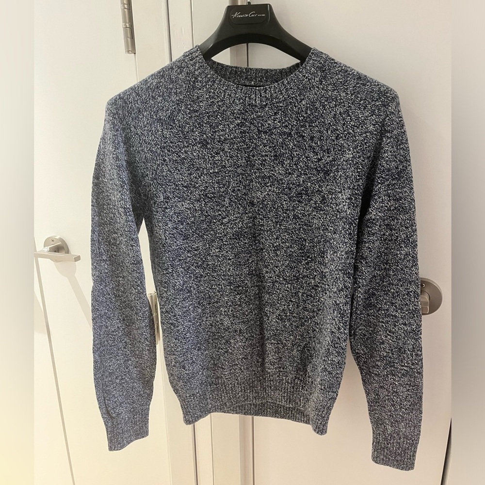 Banana Republic Men’s Blue Crewneck Sweater